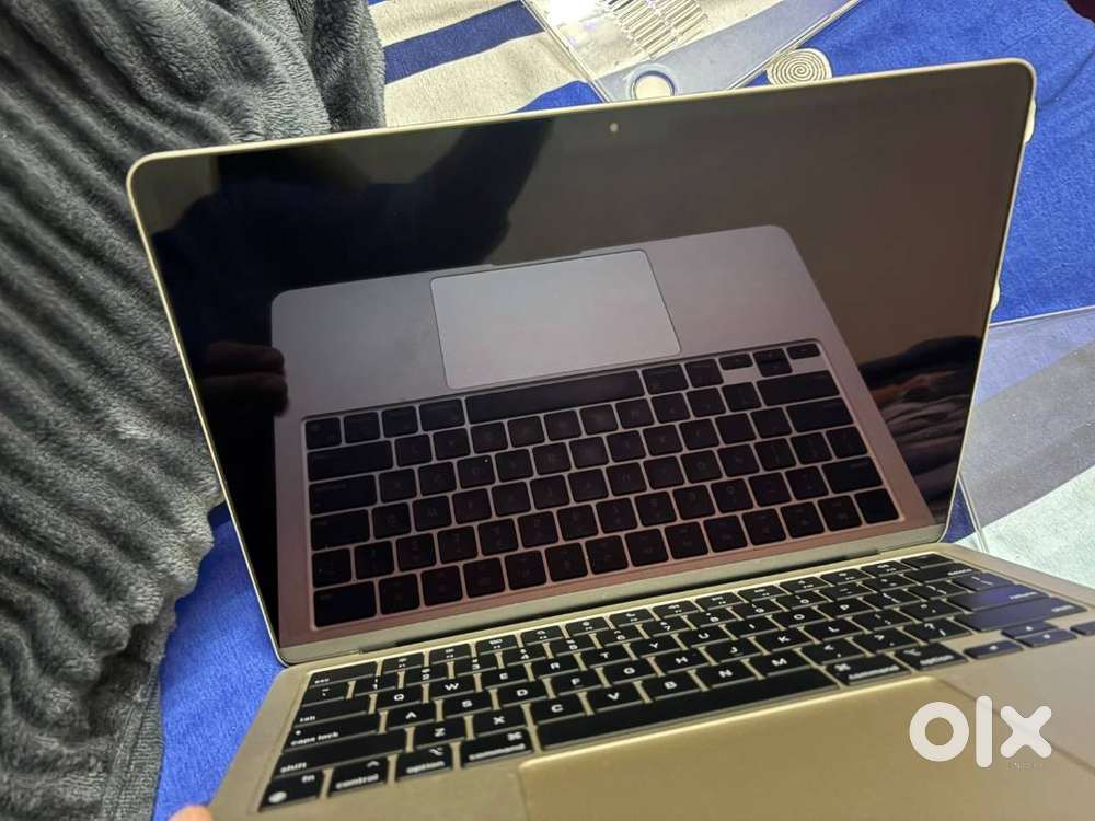 Apple MacBook AIR M2 - (8 GB/256 GB SSD/MacOS ) MLY13HN/A