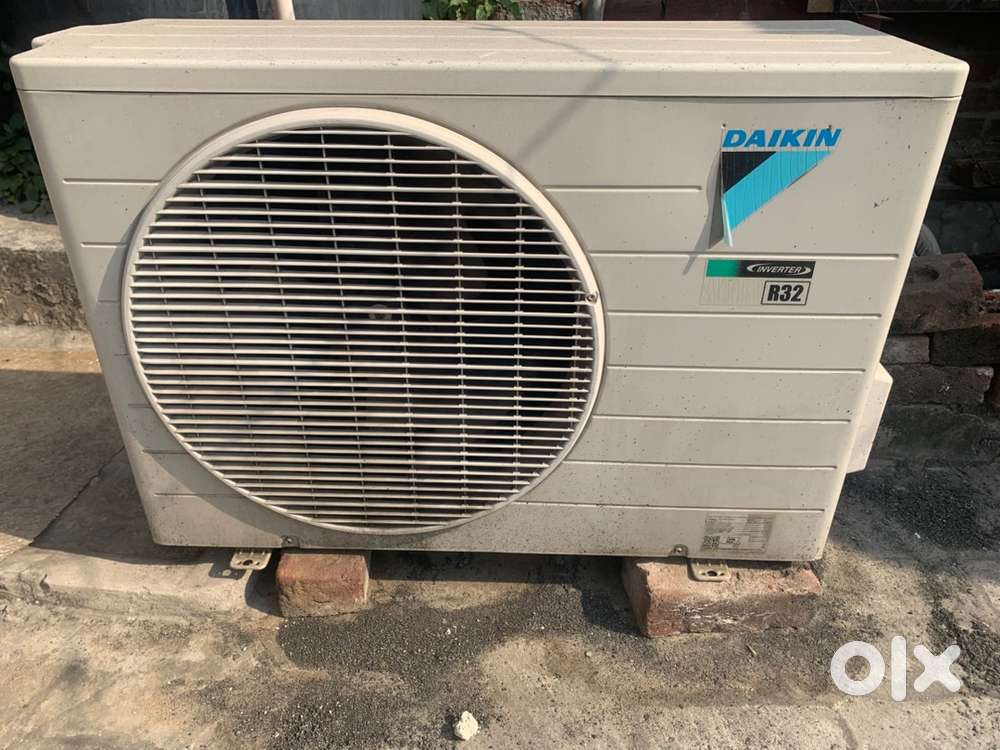 Daikin AC3, star 1.5 ton inverter model one year old