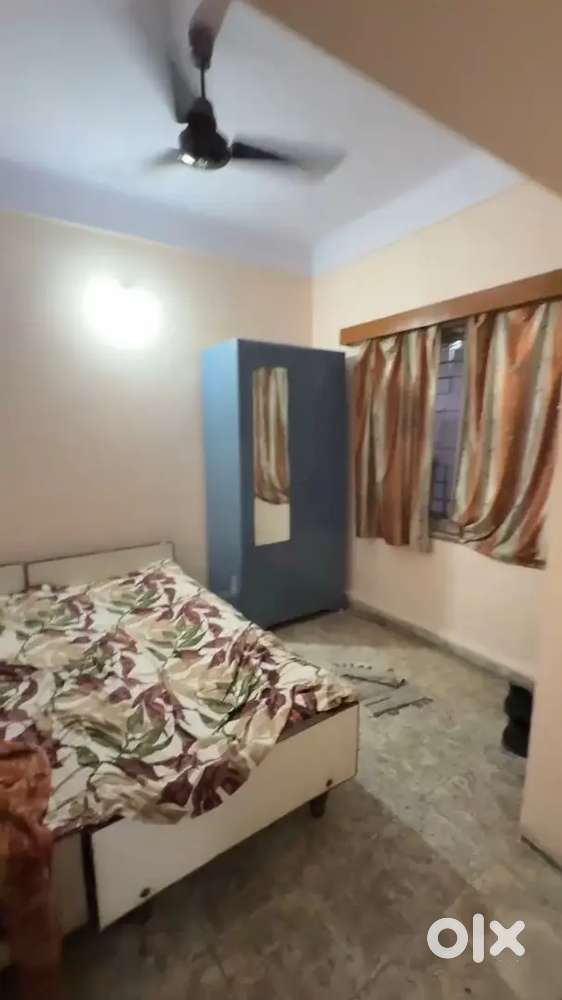 Finding Female flatmate