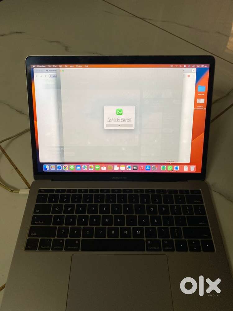 MacBook Pro 13Inch 2017, Two Thunderbold 256GB