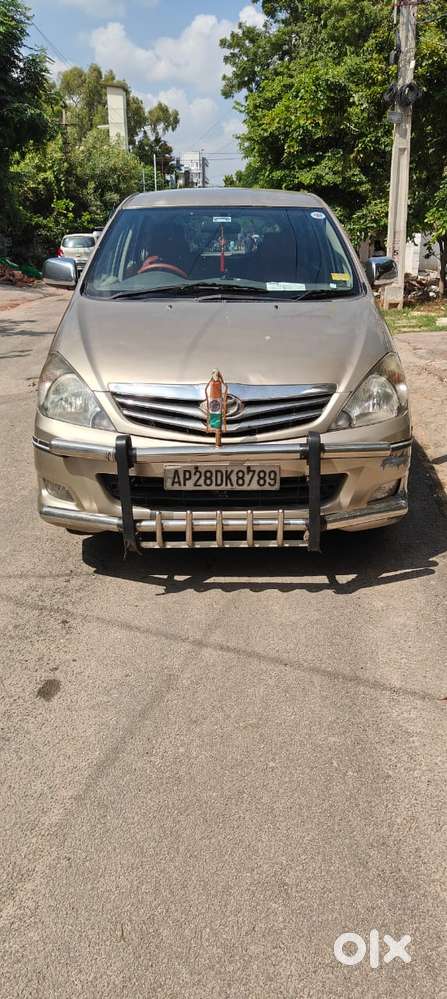 Toyota Innova 2.5 V 8 STR, 2011, Diesel