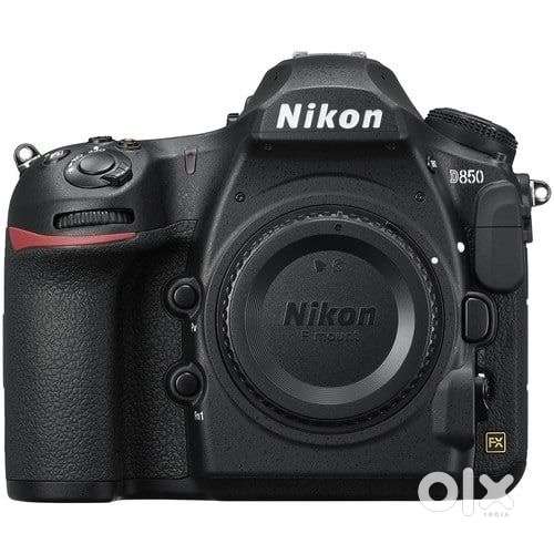Nikon d850 in excellent condition for sale with box