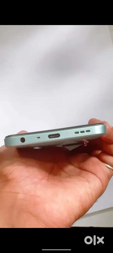 Oppo A57 Glowing Green (4GB RAM, 64GB Storage) - Excellent Condition