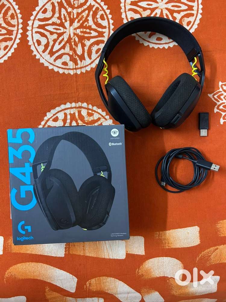 Logitech G435 Light Speed and Lightweight  Gaming Bluetooth