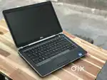 Dell intel i5 8gb/256gb SSD 2gb HD graphics Mint condition laptop