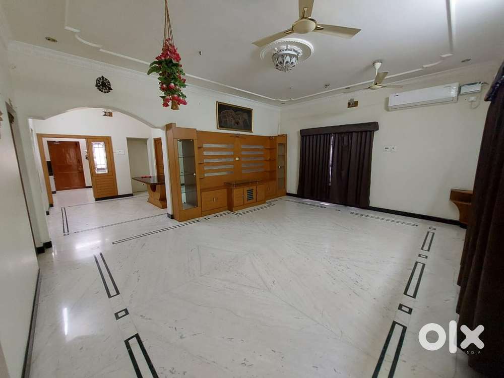 3 BHK Semifurnished individual house with AC