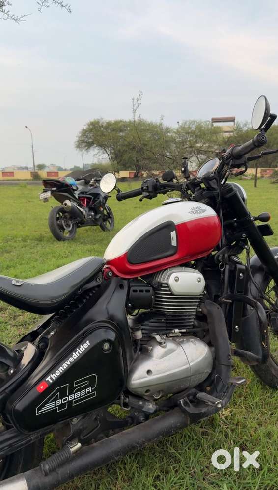 Jawa 42 bobber jesper red