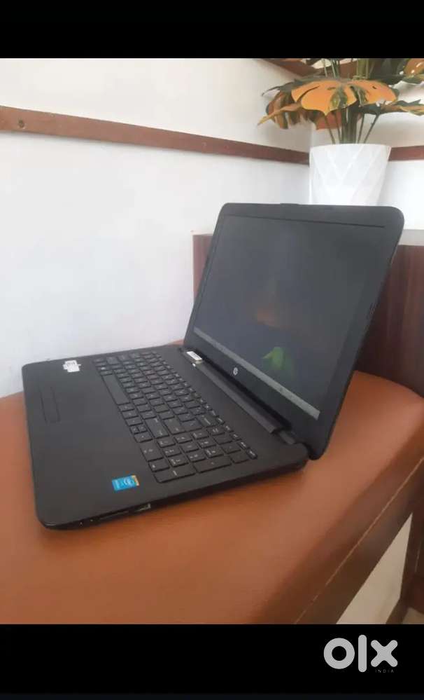 HP LAPTOP 8 GP RAM 500 GP HDD WIFI WEBCAM INTEL PENDIUM PROCESSOR WIND