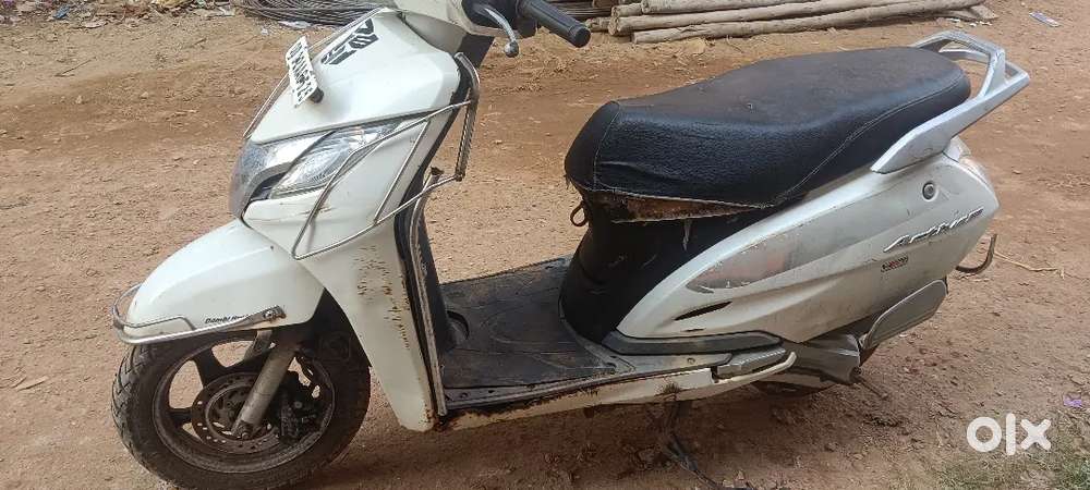 Honda activa 125 white colour