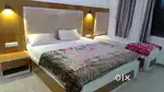 Room service aur cleaning boy