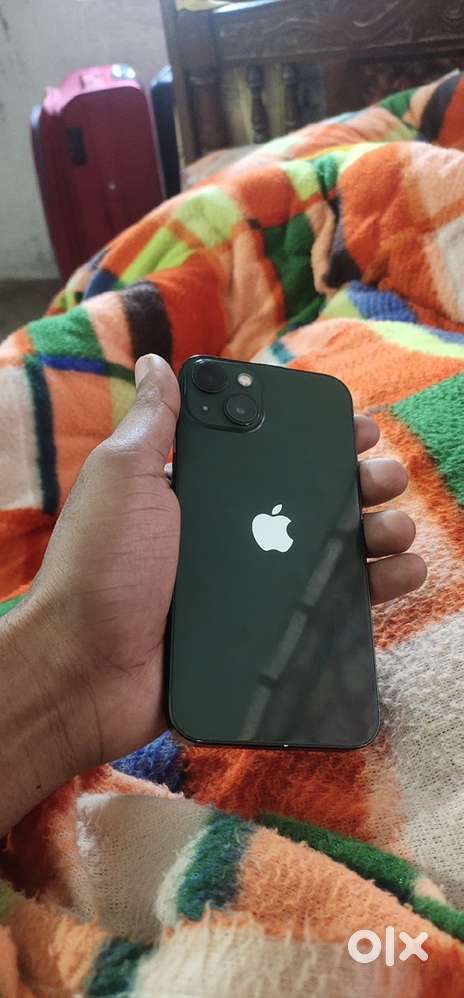 Iphone 13 sirf phone aur charger milega  time pass wala mat ana