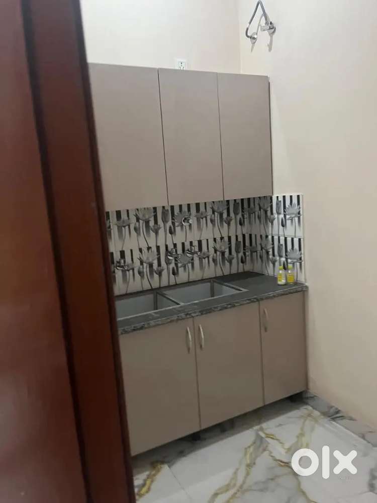 1 bhk 2 bhk rooms available for rent