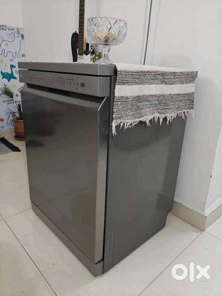 LG Dishwasher for sale, 1 year old and in very good condition