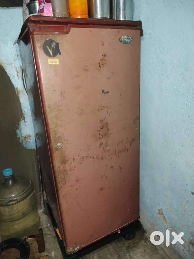 Single Door Fridge in Good Working at Best Price.