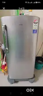 Selling samsung single door fridge