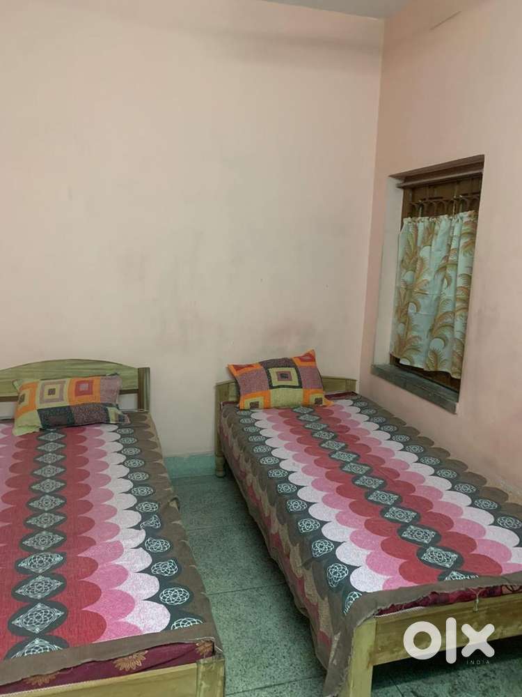 PG FOR BOYS IN TOLLYGUNJ