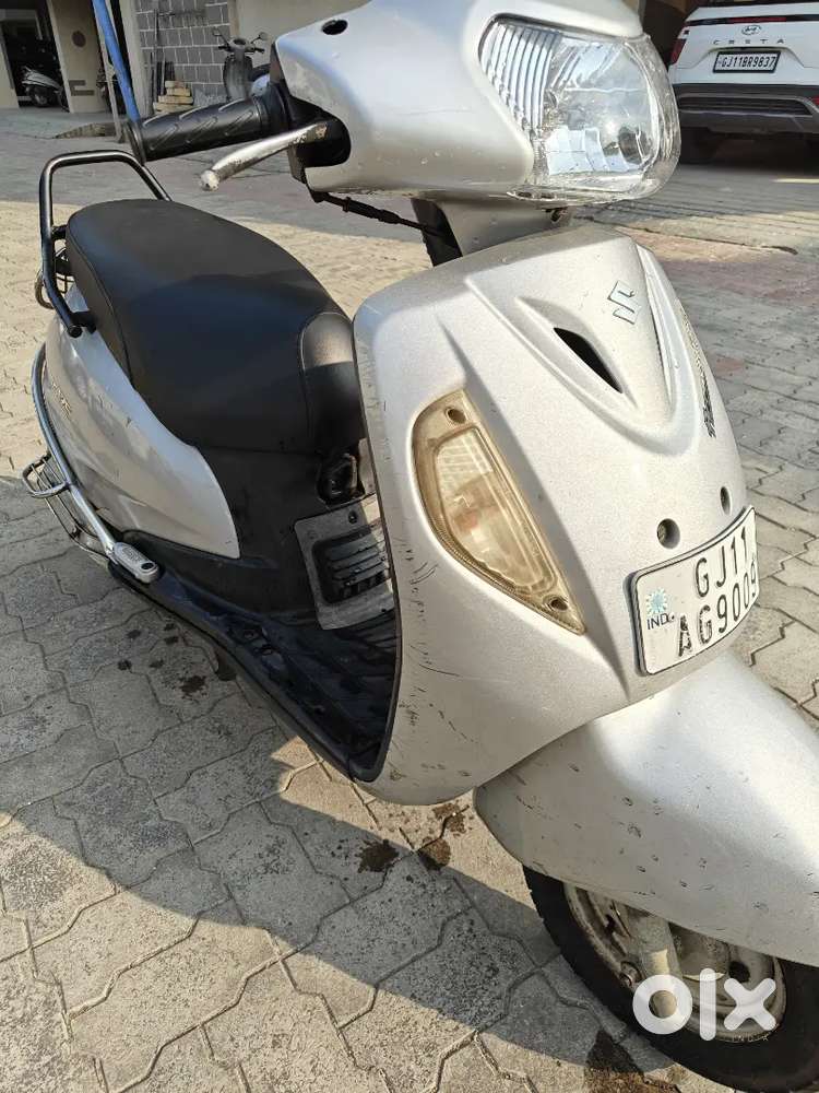 Access 125 (Dec 2011-2012)