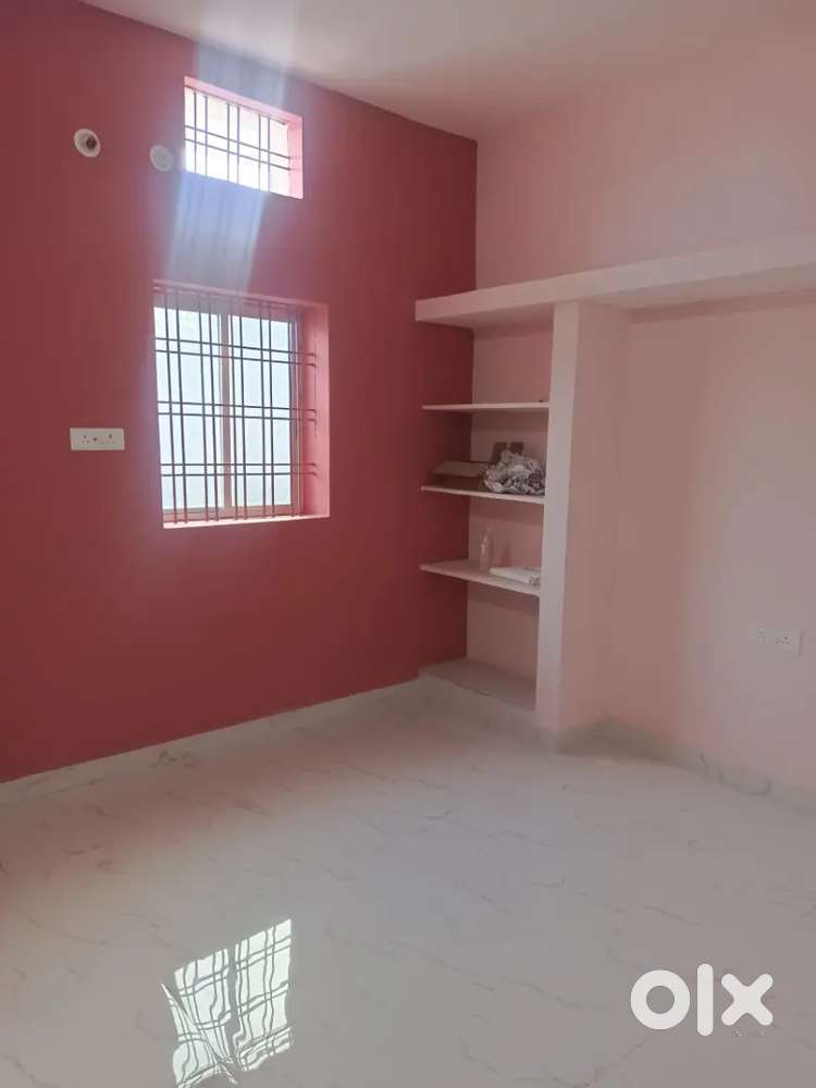 Single room only for girls near mandir chowk