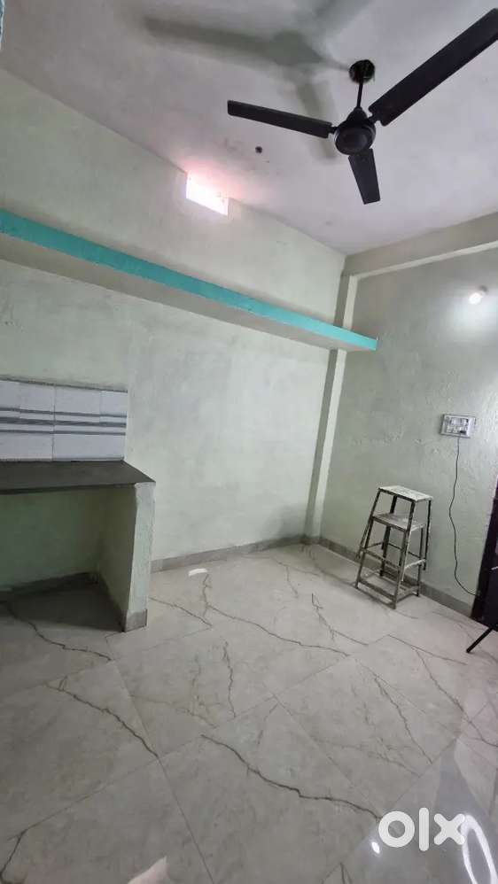 1RK Flat for Rent with 24-Hour Water & Parking - Ideal for 1-2 Persons