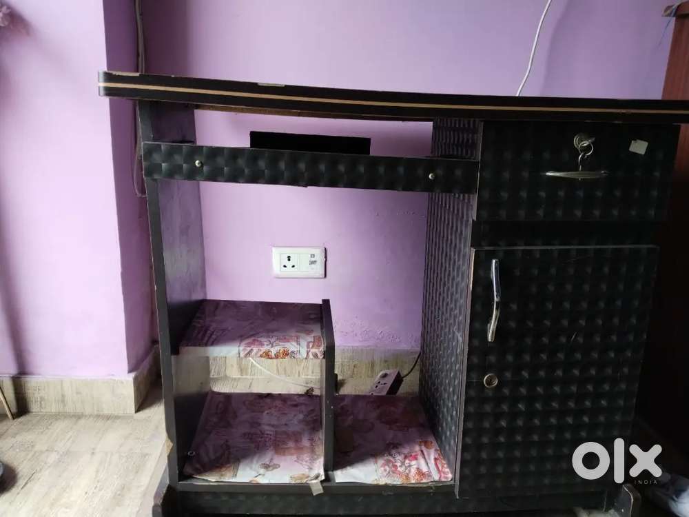 Computer desk(table)