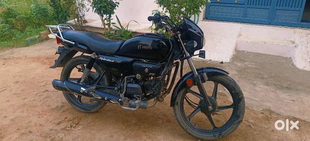 2021 model hai december ka kum chli hui hai jisko lani hai bike