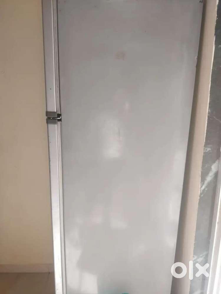 Worpool double door fridge
