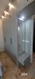 3bhk semi furnished 2tolit 3bedroom