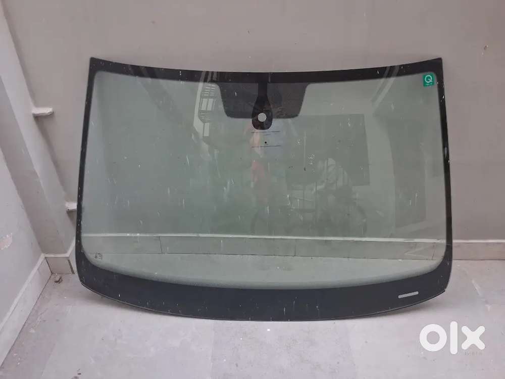 volkswagen virtus front glass