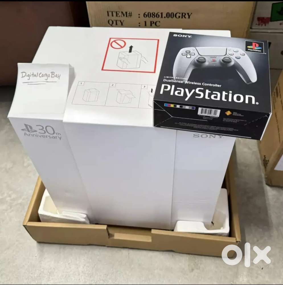 PS5 Pro 30th Anniversary Limited Edition Bundle + Bonus DualSense