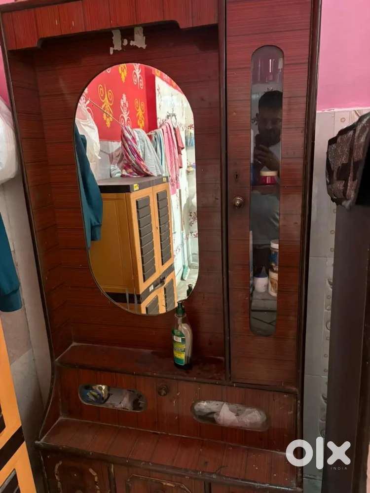 Good wooden dressing table