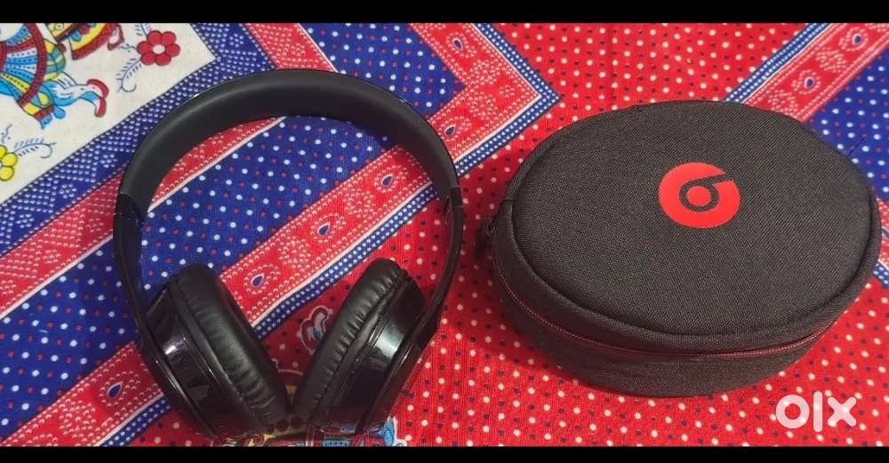 apple+beats headphone
