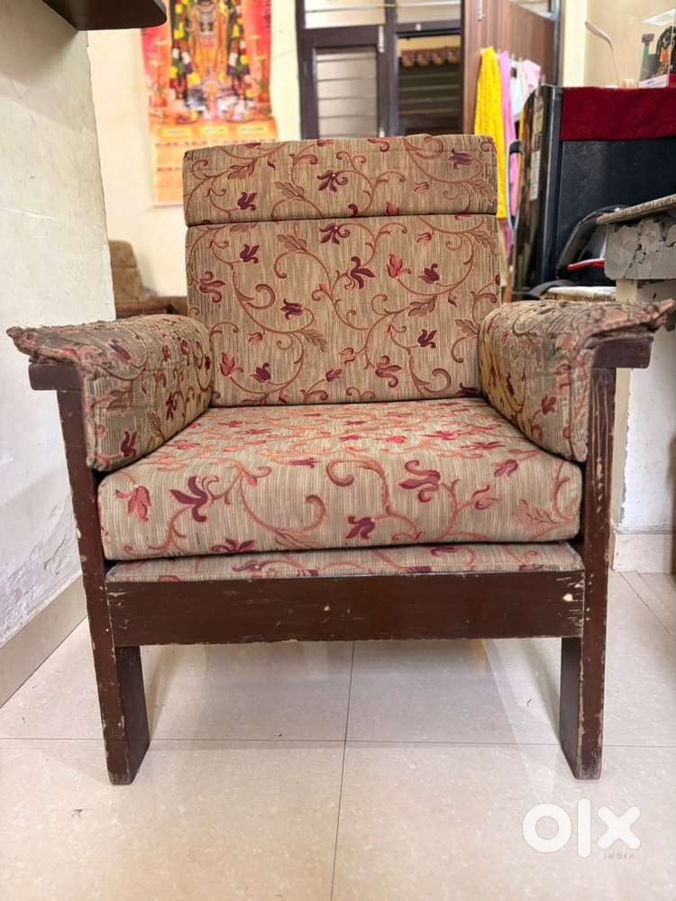 Classic Heavy Wood 4 seater Sofa at Affordable Price