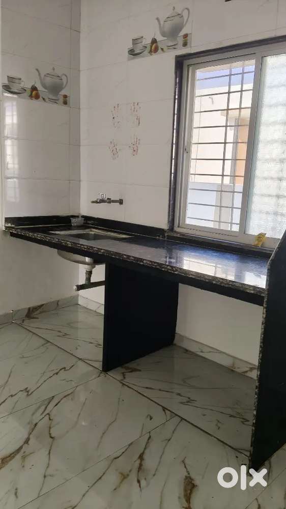 1 Room kichen singal  + toilet bathroom 24hrs water