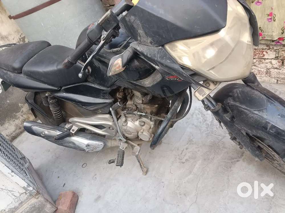 Fix price h ji Bajaj pulser 135 black coler
