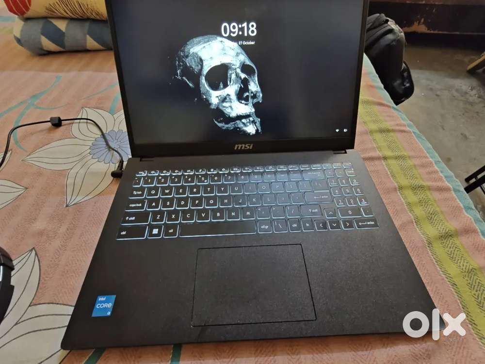 MSI modern 15 corei3 12th gen 8gb ram 512 ssd