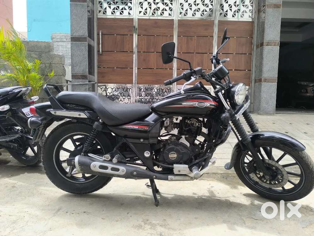 Bajaj Avenger 220 cc single owner showroom maintenance