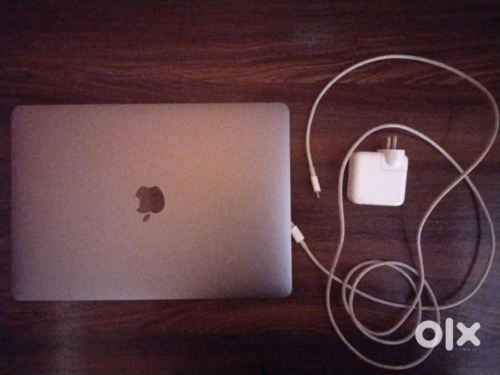 Apple MacBook Air M1 (2020) –Excellent Condition–9 Months Used–₹45,000
