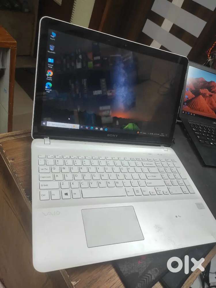 Core i5 Laptop Sony Vevo, 15 Screen, Windows 10 Pro