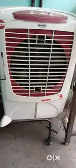 Air cooler with stand