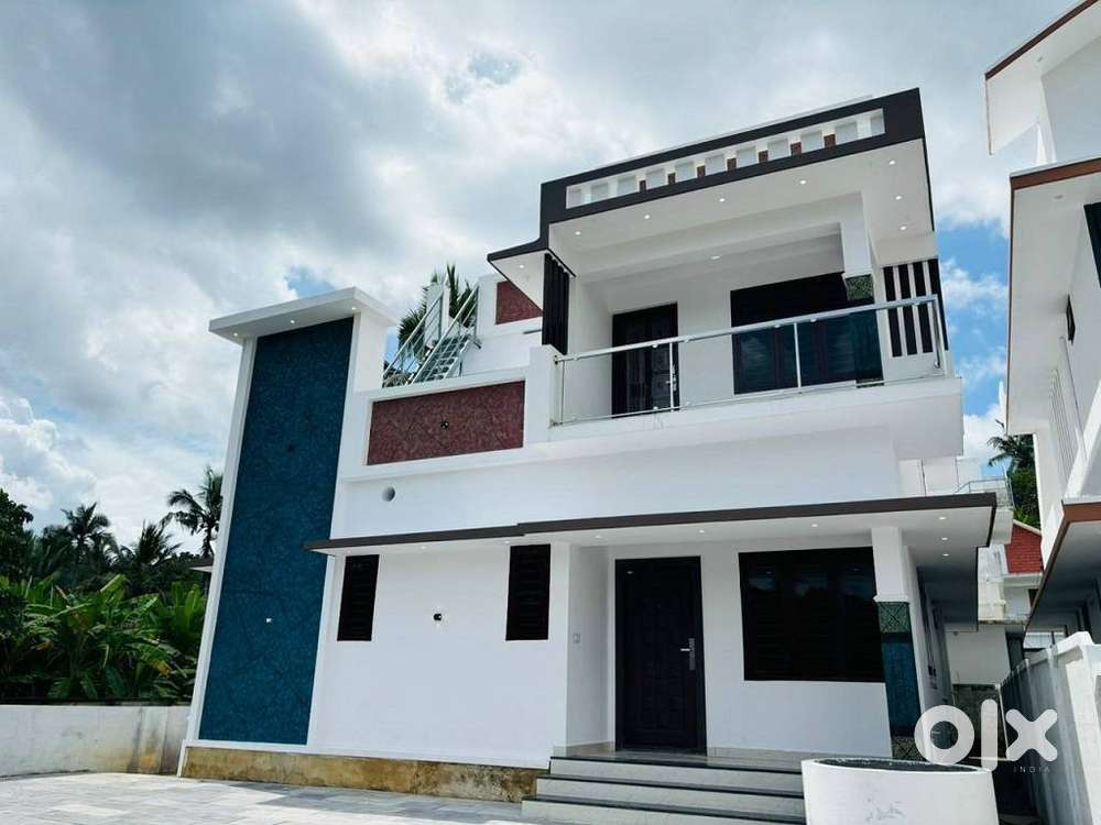 2000 SqFt ,5cent,4bhk Villa Mannuthy,Thrissur