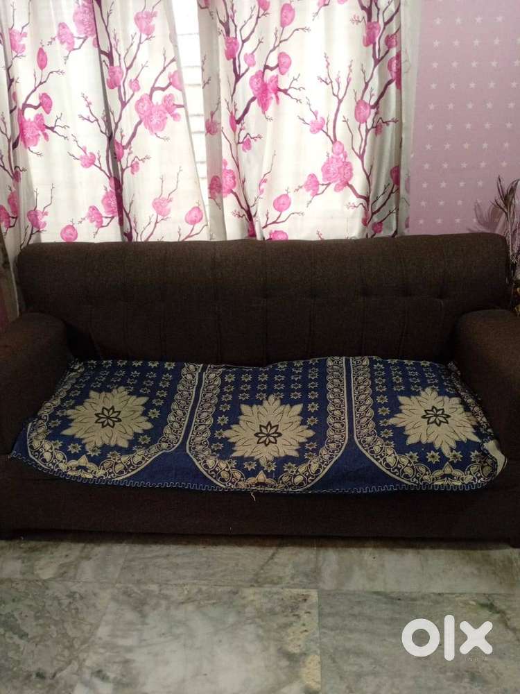 OLD 4 SEATER SOFA SELL