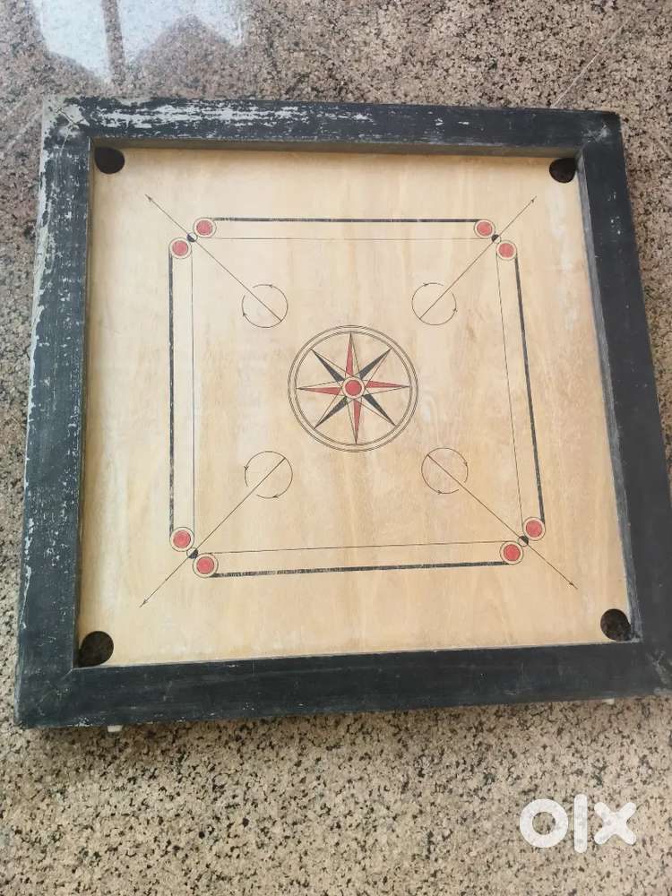 Carrom board