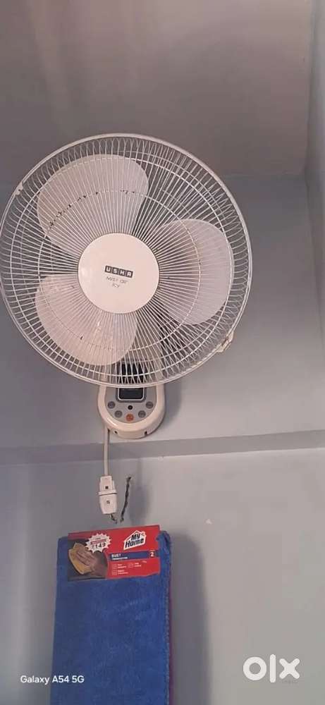 Usha mist air icy wall fan with remot