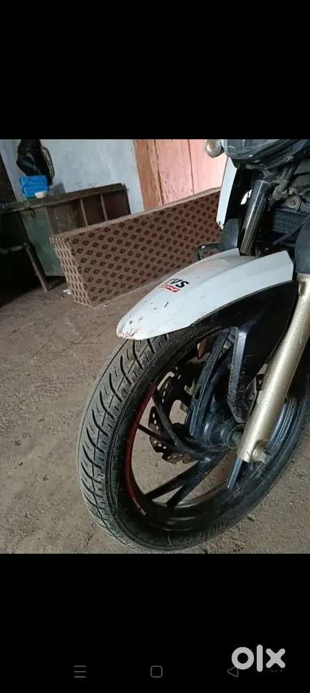 Apache RTR 200 4v