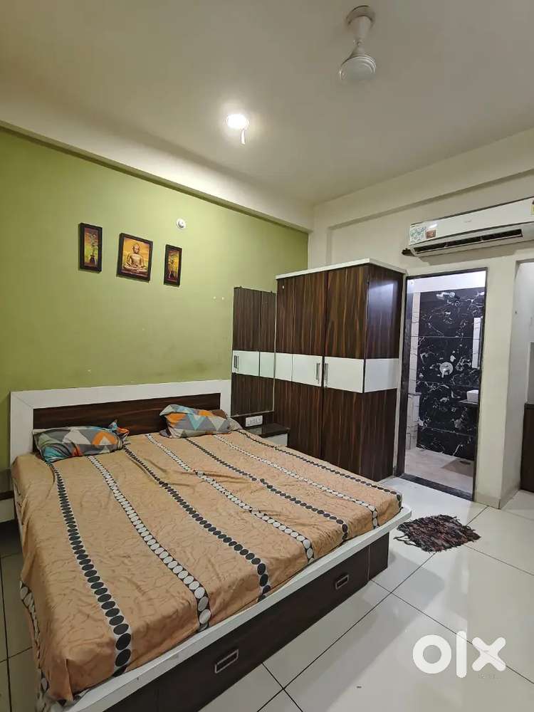Fully Furnished 1Rk Zero Brokrege Near Bombay Hospital Square