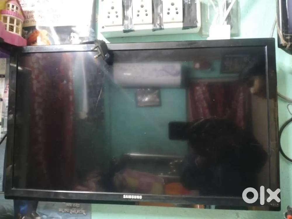 LCD TV with DTH Box sell Good Conditions