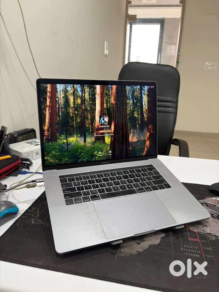 MacBook Pro 2018(15-inch, 16GB RAM, 512GB storage)