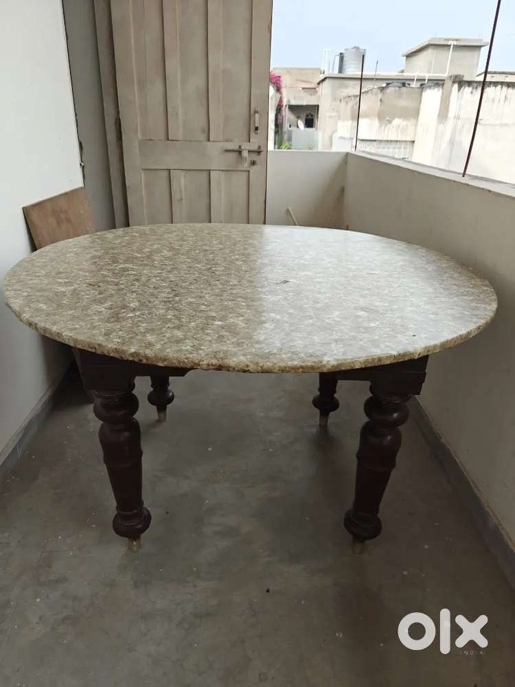 Centre Table(Sakhua Wood)