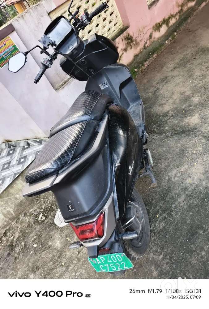 Vida v1 plus with excellent condition with dhoni number 7