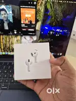 AIRPODS 4 WITH ACTIVE NOISE CANCELLATION